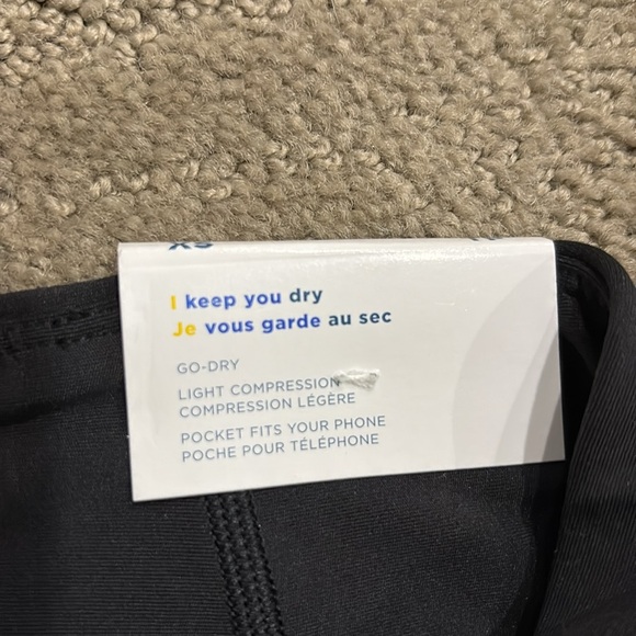 Old Navy Women's Black Bike Shorts - Picture 3 of 4